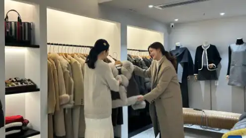 Feature: ROK entrepreneur weaving success in China's fashion market