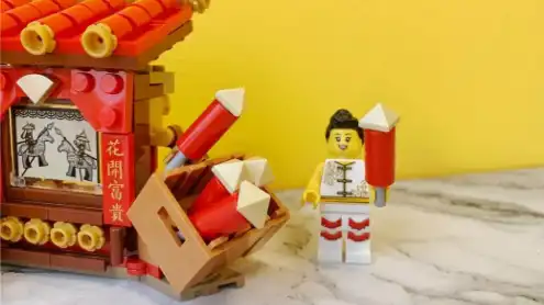 Economic Watch: Int'l brands gallop into hearts of young Chinese consumers in Year of the Horse