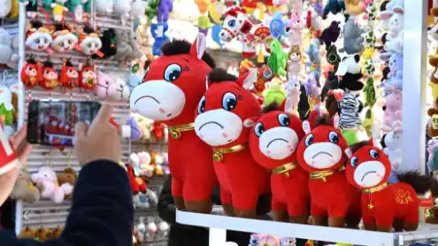 China Focus: Even sad mascots sell: Yiwu toys riding the wave ahead of China's year of horse